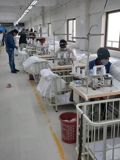 How to Choose a Garment Manufacturer: The Process, Questions to Ask and Red Flags